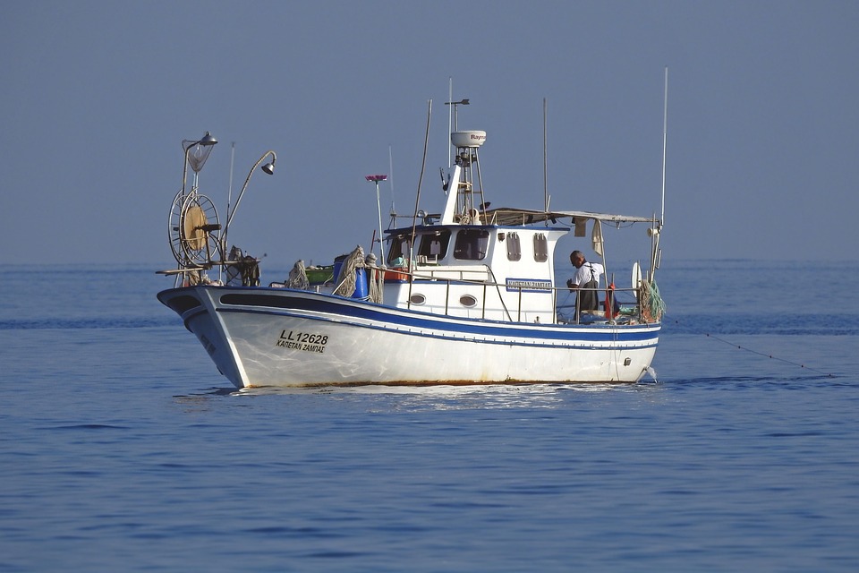 Como Identificar os Melhores Locais de Pesca em Lagos