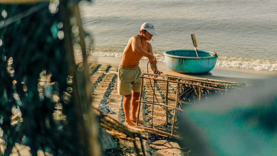 Lenda do Pescador Solitário: Uma Jornada de Coragem e Determinação